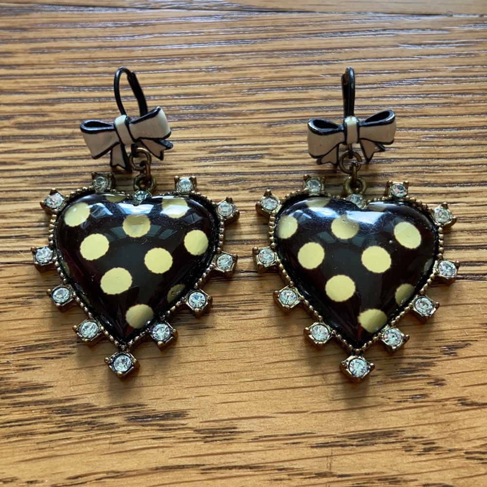 Betsey Johnson black polka dot heart earrings